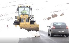 Man zit zes dagen op besneeuwde weg vast in Tinghir (video)