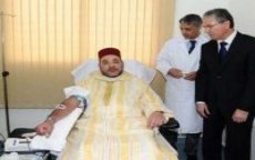 Koning Mohammed VI doneert bloed in Fez