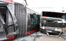 Tram en vrachtwagen botsen frontaal in Casablanca