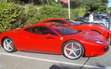 Eigenaren luxe auto's extra belast in Marokko