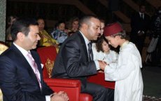 Koning Mohammed VI geeft auto aan kroonprins Moulay Hassan