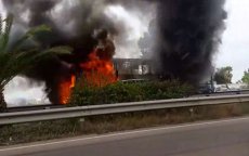 Bus vliegt in brand op snelweg Casablanca 