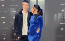 Danira Boukhriss stralend zwanger op première 'Alter ego'