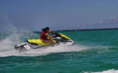 Marokkaanse stad verbiedt jetski's na aanrijding meisje