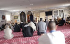 Nederlandse moskeeën woedend : moskee-infiltrant aan de slag met discriminatie en uitsluiting bij politie