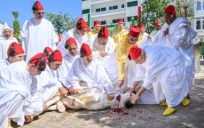 Koning Mohammed VI in moskee Tetouan (video)