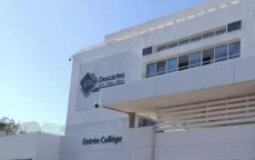 Lycée Descartes in Rabat licht djellaba-verbod toe