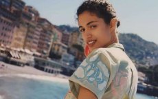 Marokkaans topmodel Malika El Maslouhi poseert voor Anthropologie