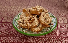 “Ik snij je de keel door”: celstraf na bedreigen vrouw om Ramadangebak