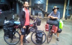 Huwelijksreis: Marokkaans-Tunesisch koppel fiets door Afrika
