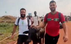 Hartverwarmend gebaar van Marokkaanse supporters in Ivoorkust (video)