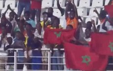 Ophef om valse Marokkaanse vlaggen met Davidster tijdens voetbalwedstrijd