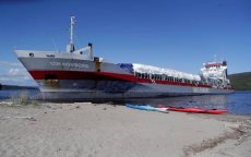 Nederlands vrachtschip op weg naar Marokko loopt vast in Zweden