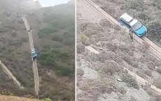 Spectaculair ongeval in Tetouan, taxi stort van klif