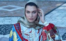 Bella Hadid haalt uit naar hoofddoekbeleid België