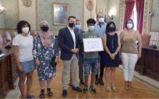 Radouane (15) riskeert leven om man uit rivier te redden in Spanje