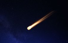 Vuurbal daalt met 67.000 km/u neer boven Noord-Marokko