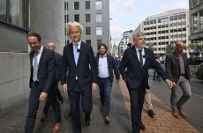 Islamsafari Dewinter en Wilders gestopt in Brussel