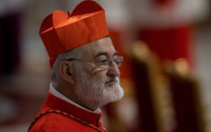 Aartsbisschop Rabat Bedankt voor Pausschap: "Ik Vlucht naar Sicilië"