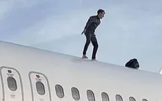 Vlucht naar Amsterdam geblokkeerd door Marokkaan op dak van vliegtuig