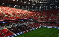 Marokko wil snel winst uit peperdure WK-stadions halen