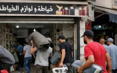 Ongeloof in Tanger: verwarde winkelier geeft alles weg en verdwijnt