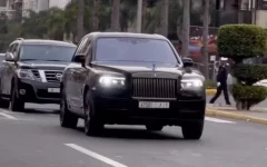 Koning Mohammed VI in zijn auto gespot in Casablanca (video)