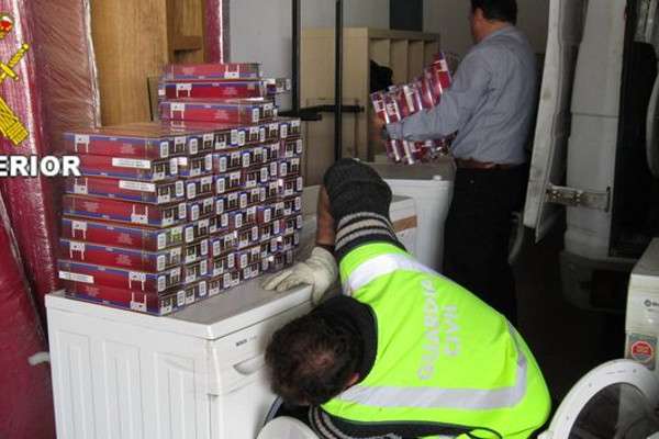 Spanje pakt Marokkaan met tienduizenden smokkelsigaretten