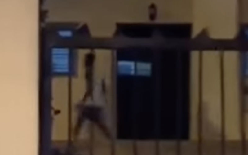 Chaos bij politiebureau in Marokko: beelden gaan viral