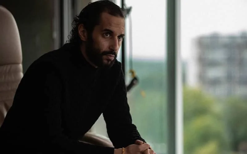 Achmed Akkabi gaat voor Amazon Prime aan de slag 