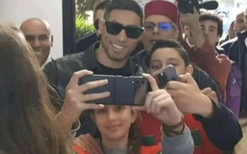 Achraf Hakimi als held onthaald in Ksar El Kebir (video)