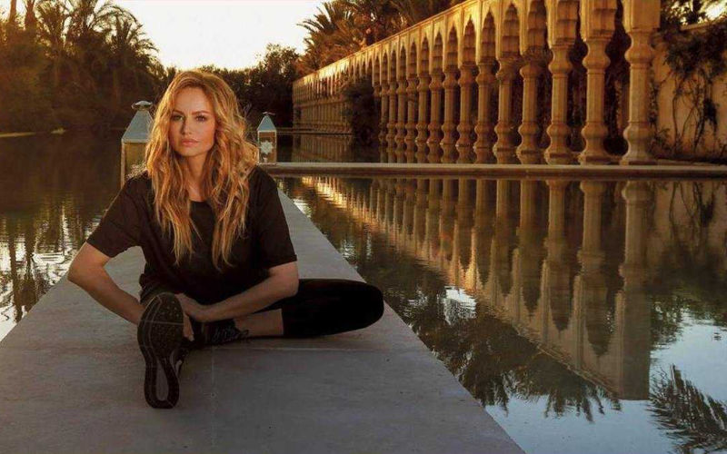 Adriana Karembeu heerst over tijdloos paleis in Marrakech