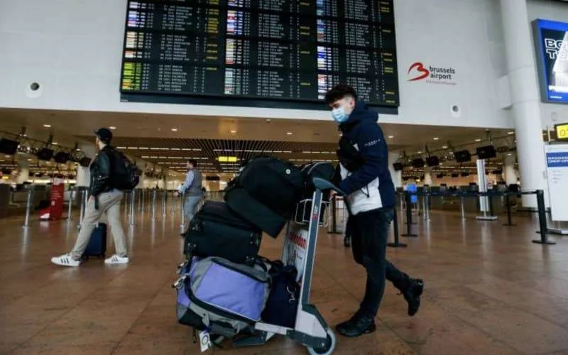 Geen mondkapjes meer voor Marokkanen die naar Europa reizen