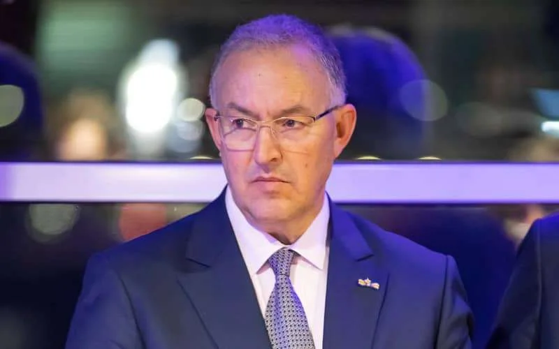 Burgemeester Aboutaleb wil agenten uitrusten met paintballgeweer