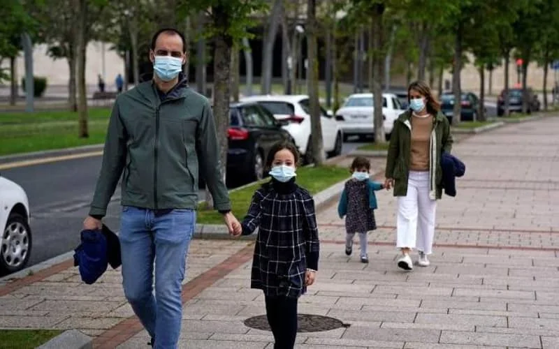 Amsterdammers met migratie-roots harder getroffen door corona