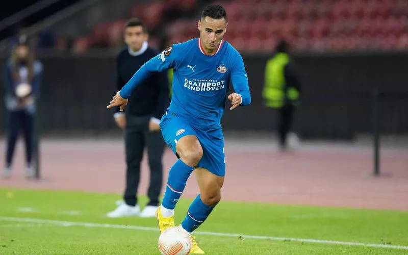 Anwar El Ghazi door club ontslagen na steun aan Palestina