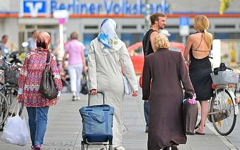 Hoeveel Marokkanen vertrokken dit jaar naar het buitenland?