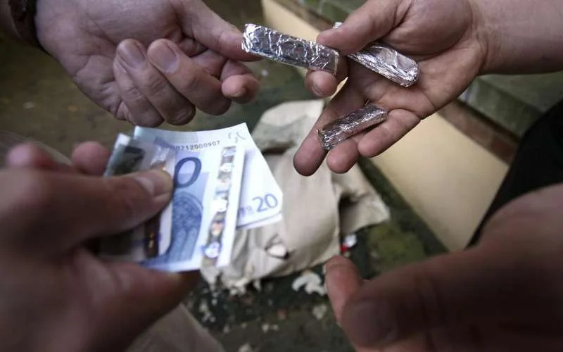 Marokko arresteert drugsdealer tegen wie 52 arrestatiebevelen liepen