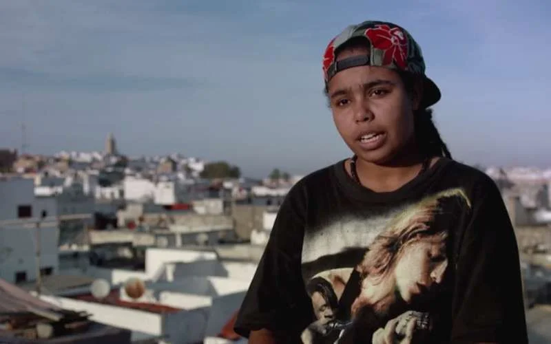 Marokkaans meisje maakt surfdroom waar