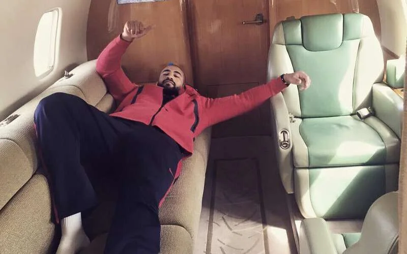Badr Hari naar Tsjetsjenië met privéjet President Kadyrov