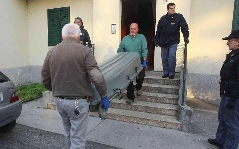 Marokkaan vermoordt gezin met houweel in Italië