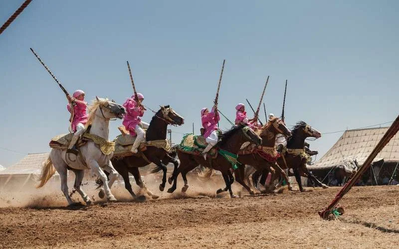 Foto's: vrouwelijke fantasia in Marokko