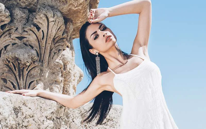 Mooie prestatie van Marokkaanse Kaoutar Boudarraja in Arab Presenter