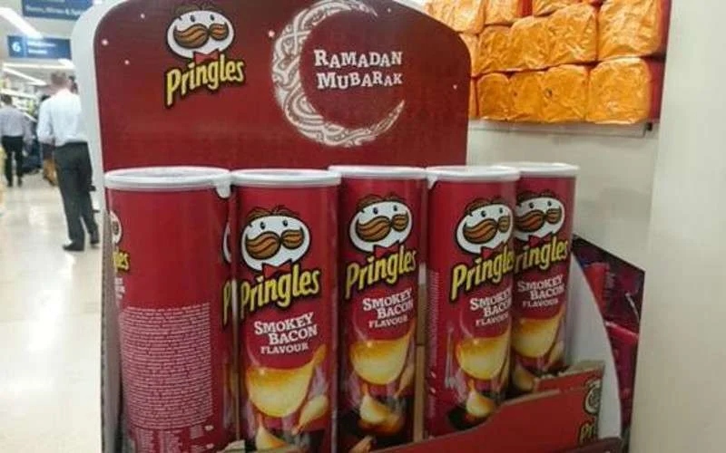 Supermarkt wenst moslims goede Ramadan met baconchips