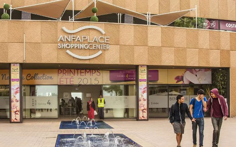 Bommelding in winkelcentrum Casablanca