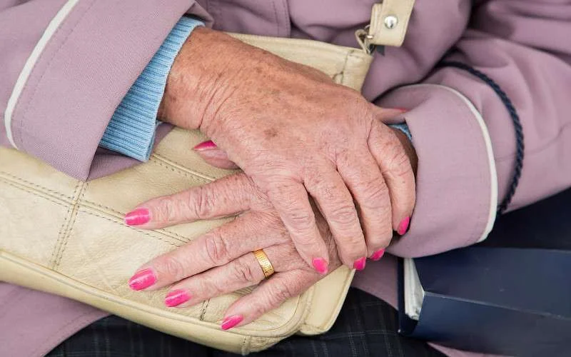 Bejaarde vrouw smokkelt hasj van Marokko naar Spanje