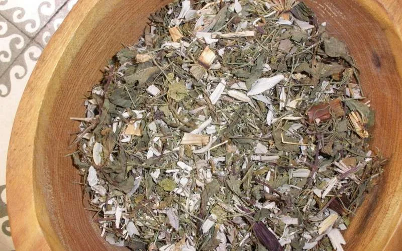 Chouafa vergiftigt meisje met kruidenmengsel in Ahfir