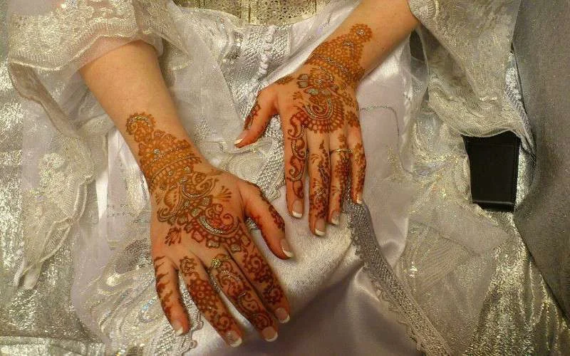 Marokkaanse vertelt hoe 17 huwelijksaanvragen mis liepen door zwarte magie