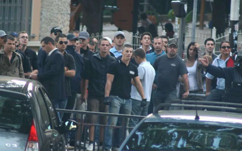 Tiener zwaar mishandeld door islamofoben in Frankrijk (update)