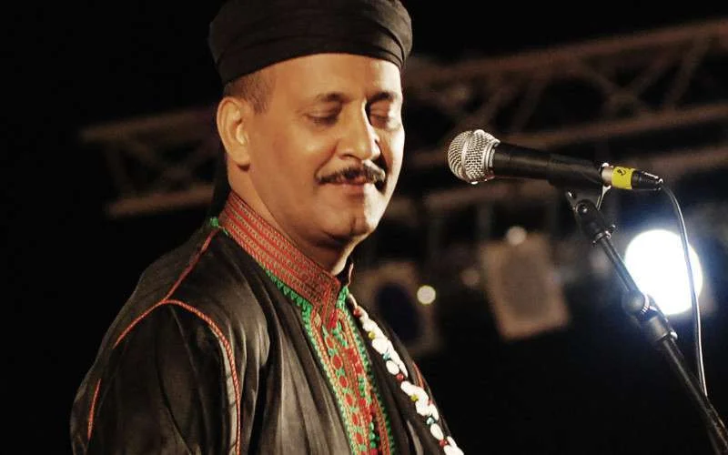 Gnawameester Hamid El Kasri in coma na verkeersongeval